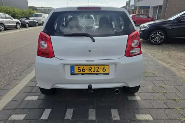 Suzuki Alto (2011) thumbnail 6