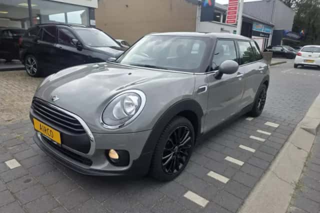 MINI Clubman (2018) thumbnail 1