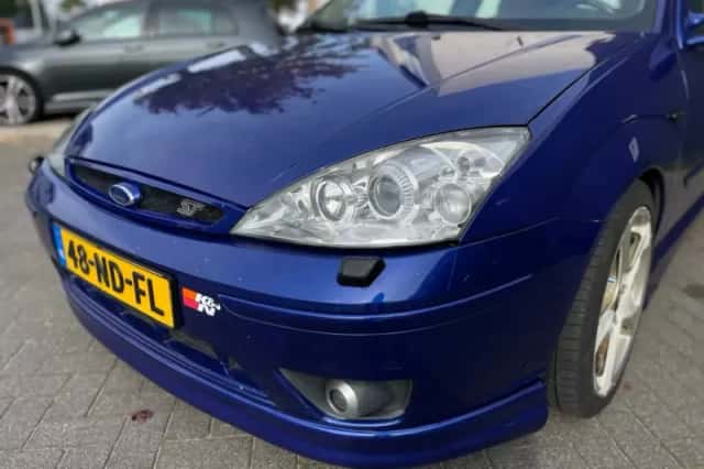 Ford Focus (2003) thumbnail 3