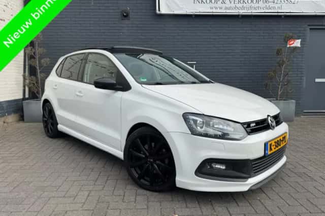 Volkswagen Polo (2013) thumbnail 1