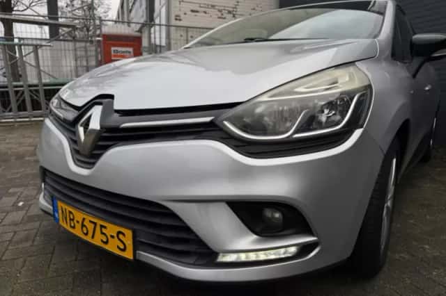 Renault Clio (2017) thumbnail 2