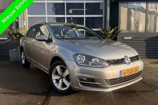 Volkswagen Golf (2014) thumbnail 1