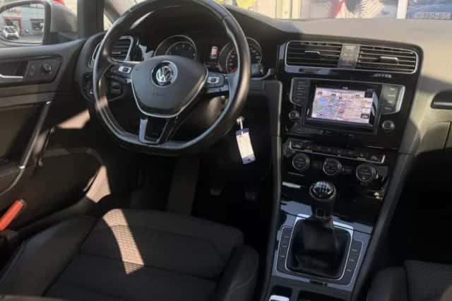 Volkswagen Golf (2014) thumbnail 2