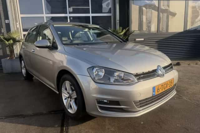 Volkswagen Golf (2014) thumbnail 4