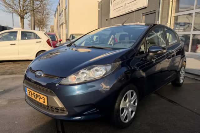 Ford Fiesta (2011) thumbnail 6