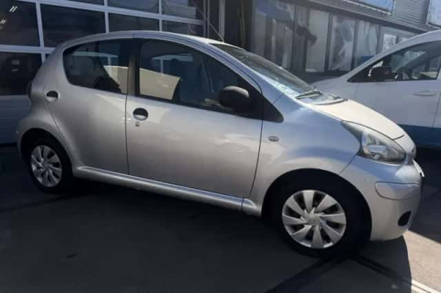 Toyota Aygo (2010) thumbnail 6