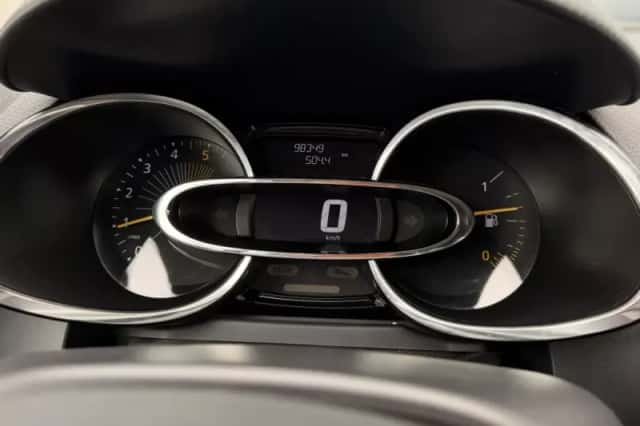 Renault Clio (2014) thumbnail 3