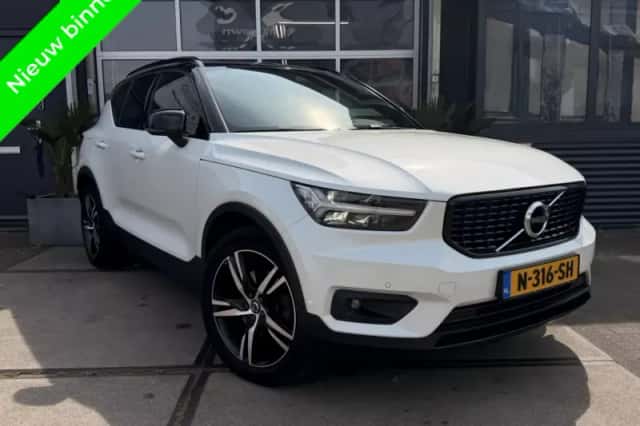 Volvo XC40 (2018) thumbnail 1