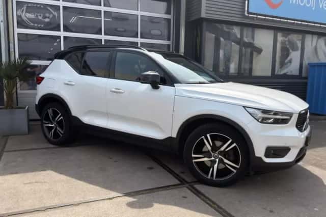 Volvo XC40 (2018) thumbnail 5