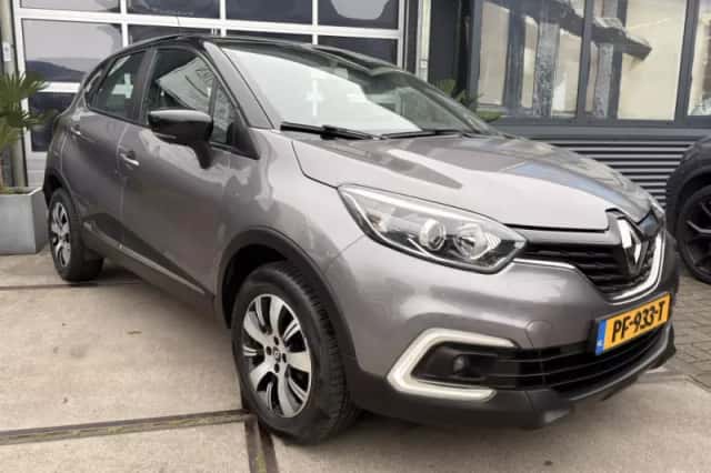Renault Captur (2017) thumbnail 3