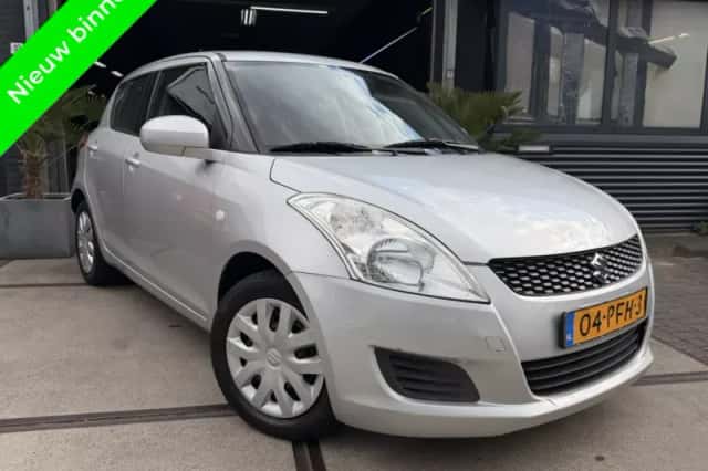 Suzuki Swift (2011) thumbnail 1
