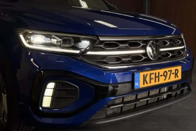 Volkswagen T-Roc (2023) thumbnail 2