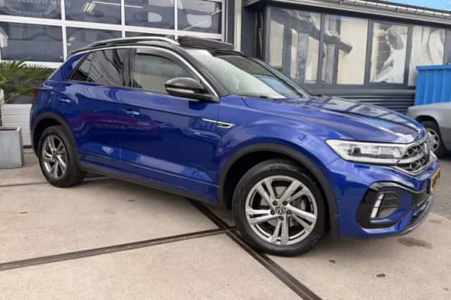 Volkswagen T-Roc (2023) thumbnail 5