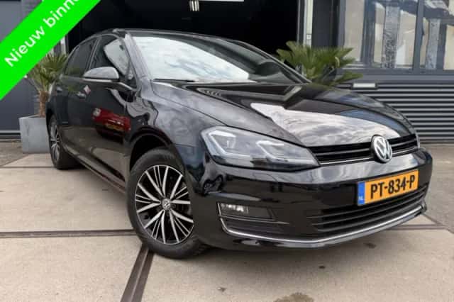 Volkswagen Golf (2017) thumbnail 1
