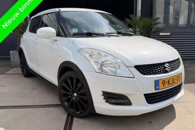 Suzuki Swift (2013) thumbnail 1