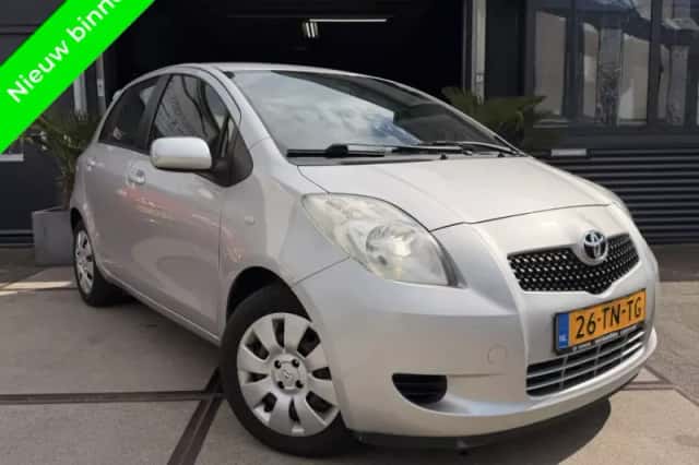 Toyota Yaris (2006) thumbnail 1