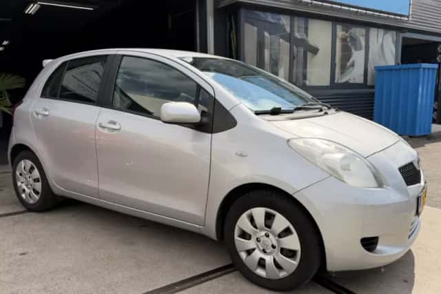 Toyota Yaris (2006) thumbnail 3