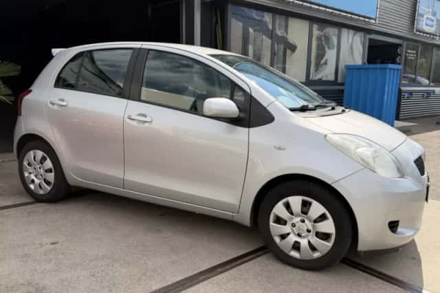 Toyota Yaris (2006) thumbnail 4
