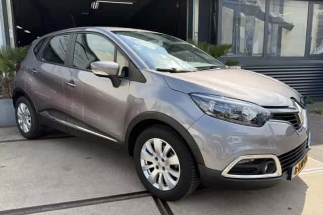 Renault Captur (2014) thumbnail 4