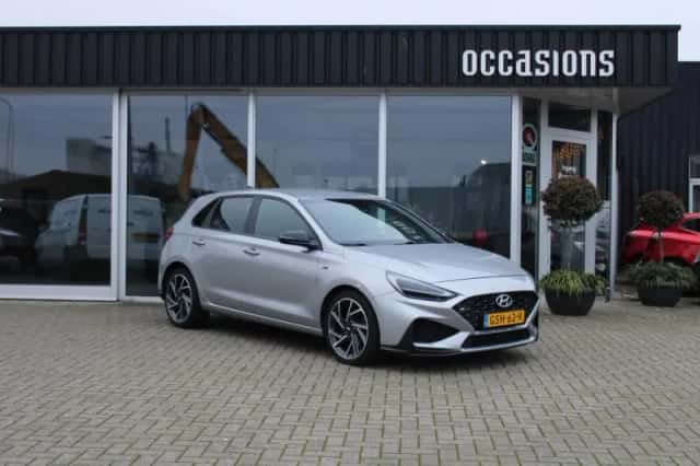 Hyundai i30 (2021) thumbnail 1
