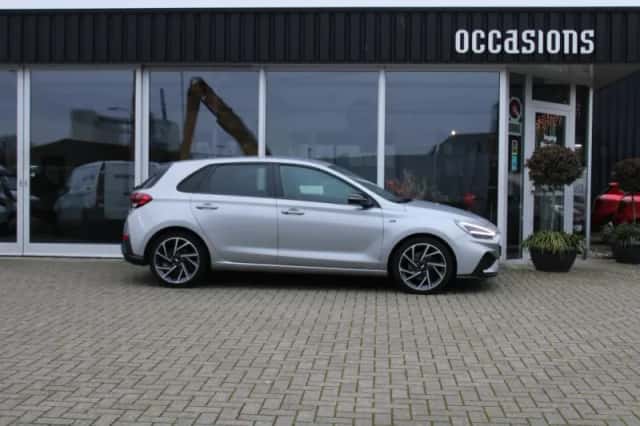Hyundai i30 (2021) thumbnail 2