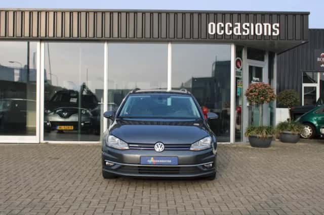 Volkswagen Golf (2019) thumbnail 3