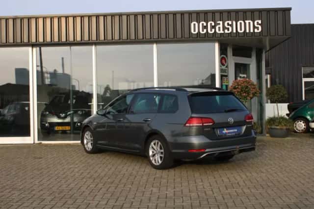 Volkswagen Golf (2019) thumbnail 6