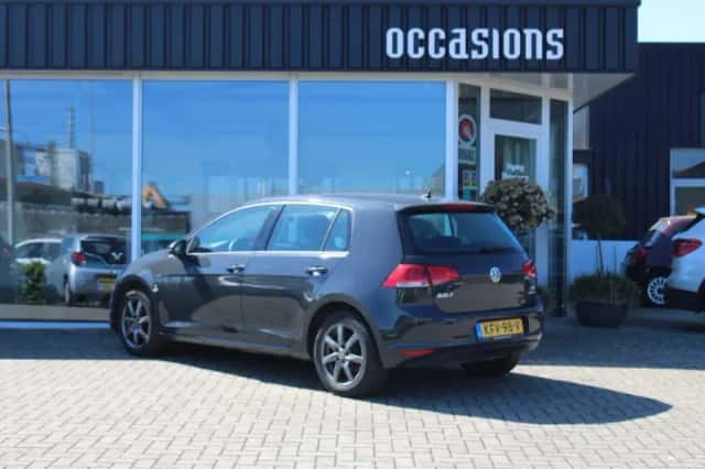 Volkswagen Golf (2016) thumbnail 5