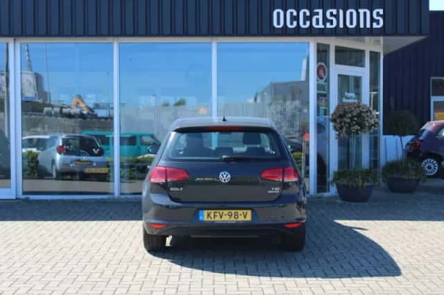 Volkswagen Golf (2016) thumbnail 6