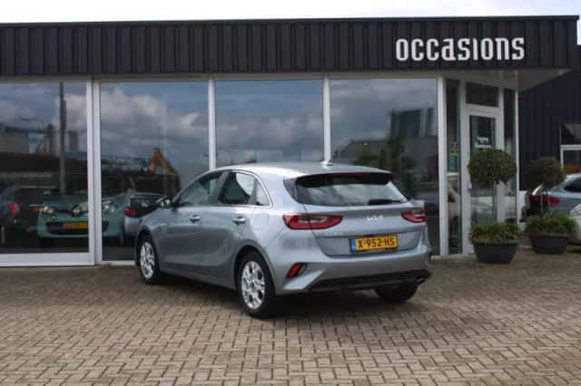 Kia Ceed (2023) thumbnail 6