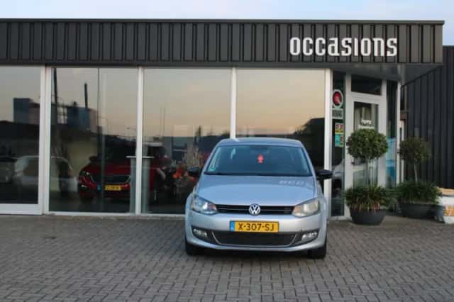Volkswagen Polo (2011) thumbnail 2