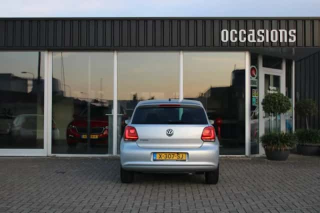 Volkswagen Polo (2011) thumbnail 6