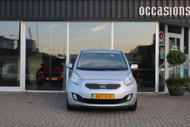 Kia Venga (2010) thumbnail 3