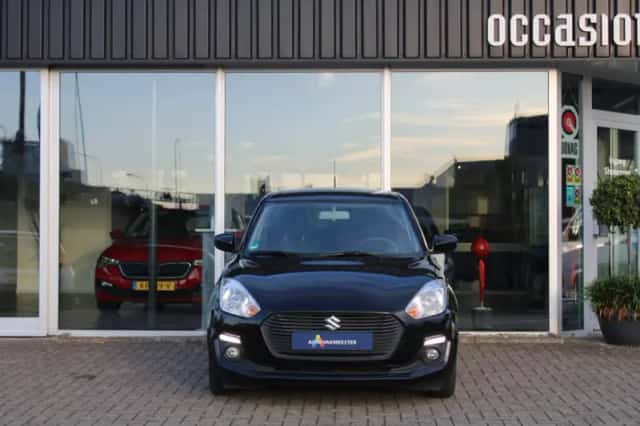 Suzuki Swift (2018) thumbnail 3