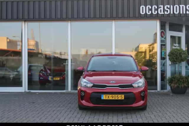 Kia Rio (2018) thumbnail 3