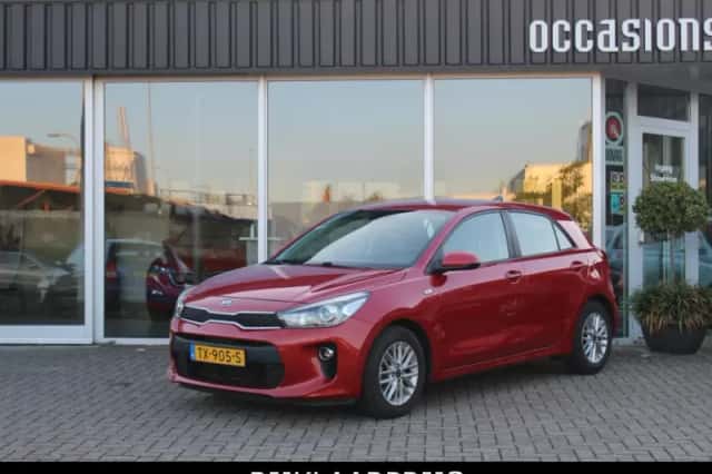 Kia Rio (2018) thumbnail 4