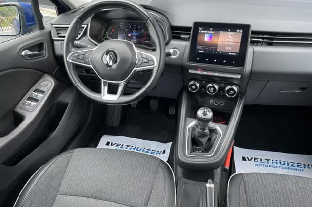 Renault Clio (2019) thumbnail 3