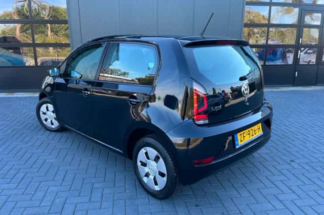 Volkswagen Up! (2019) thumbnail 2