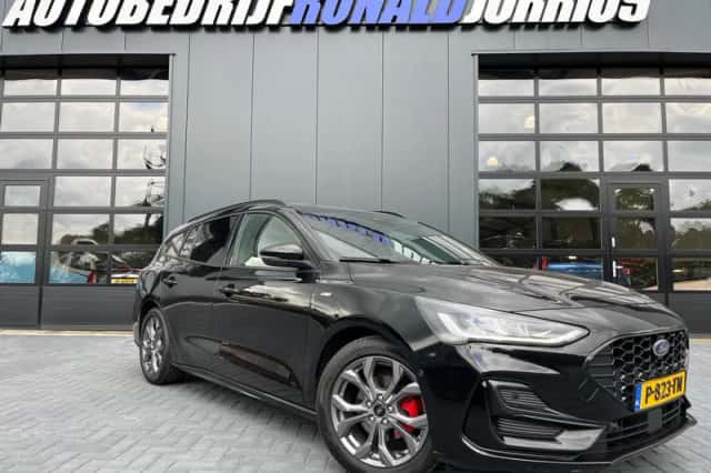 Ford Focus (2022) thumbnail 1