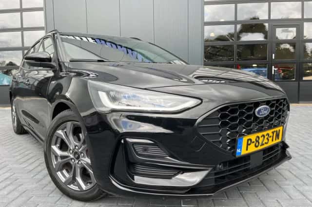 Ford Focus (2022) thumbnail 2