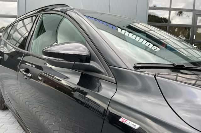 Ford Focus (2022) thumbnail 3