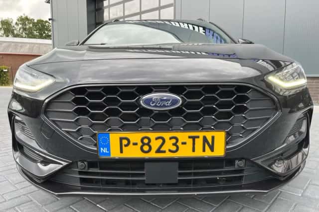 Ford Focus (2022) thumbnail 5