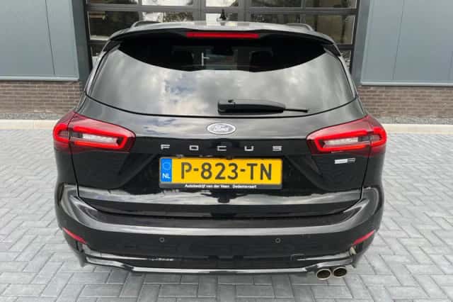 Ford Focus (2022) thumbnail 6