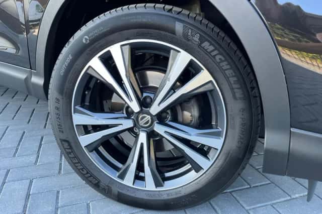 Nissan Qashqai (2021) thumbnail 3