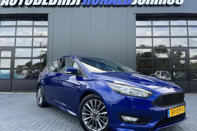 Ford Focus (2018) thumbnail 1
