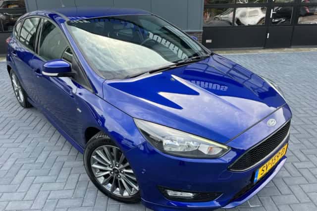 Ford Focus (2018) thumbnail 2
