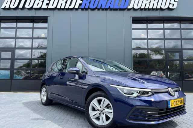 Volkswagen Golf (2021) thumbnail 1