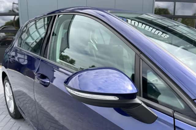 Volkswagen Golf (2021) thumbnail 4