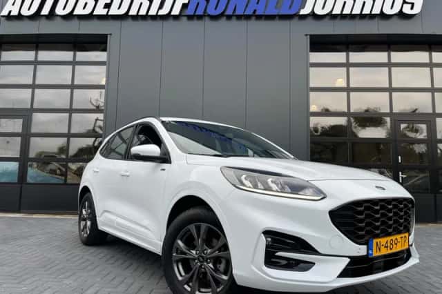 Ford Kuga (2022) thumbnail 1