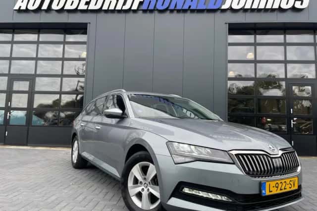 Škoda Superb (2021) thumbnail 1